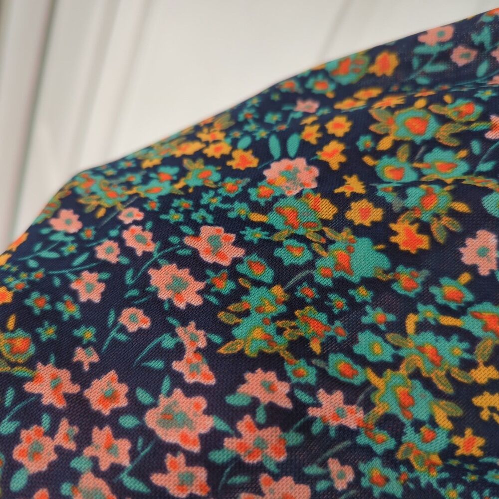 LOGO Layers Lori Goldstein Blue Green Floral Mesh 3/4 Sleeve Top 1X Plus - Picture 9 of 10